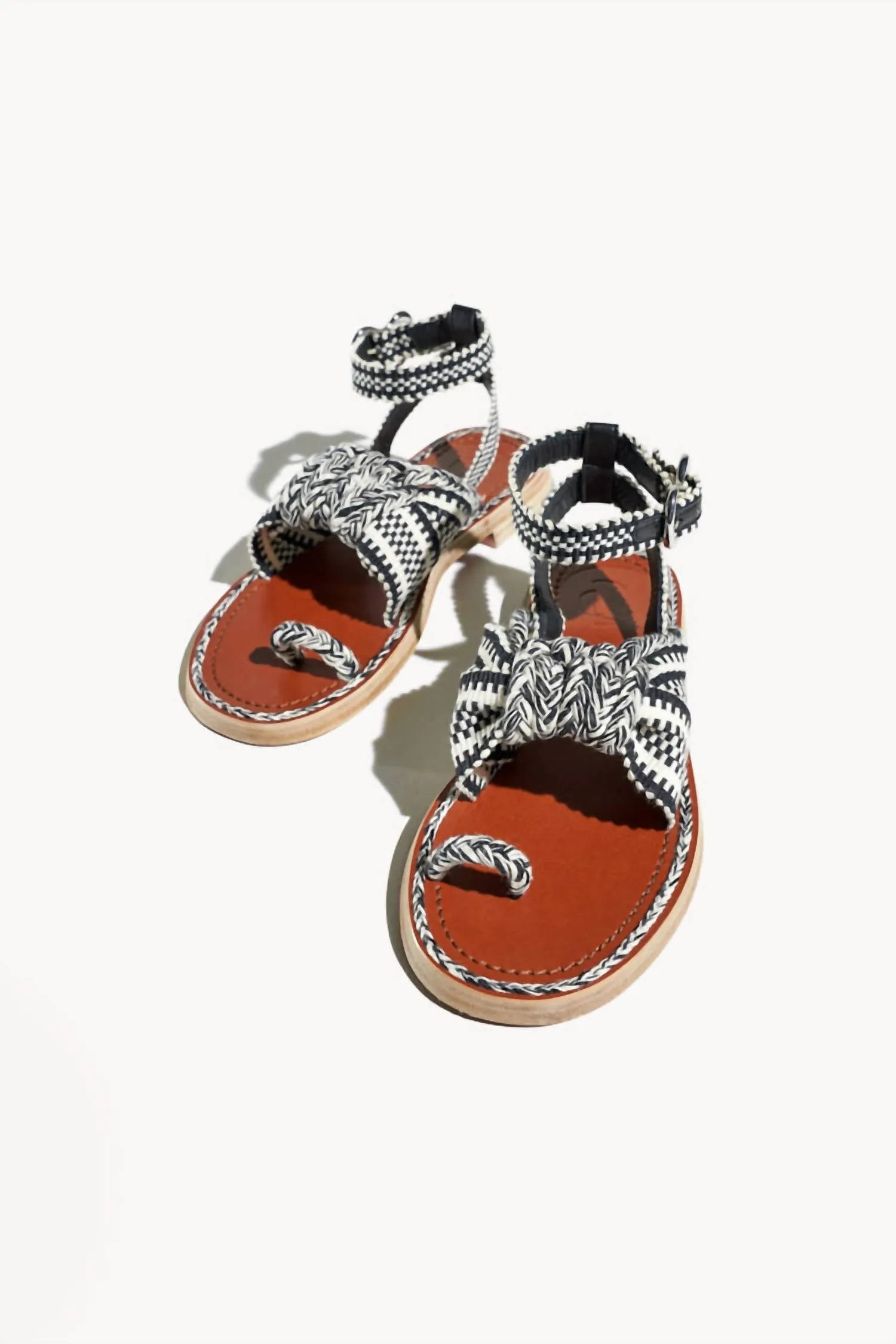 Amambaih - WOMEN'S LORENA SANDAL